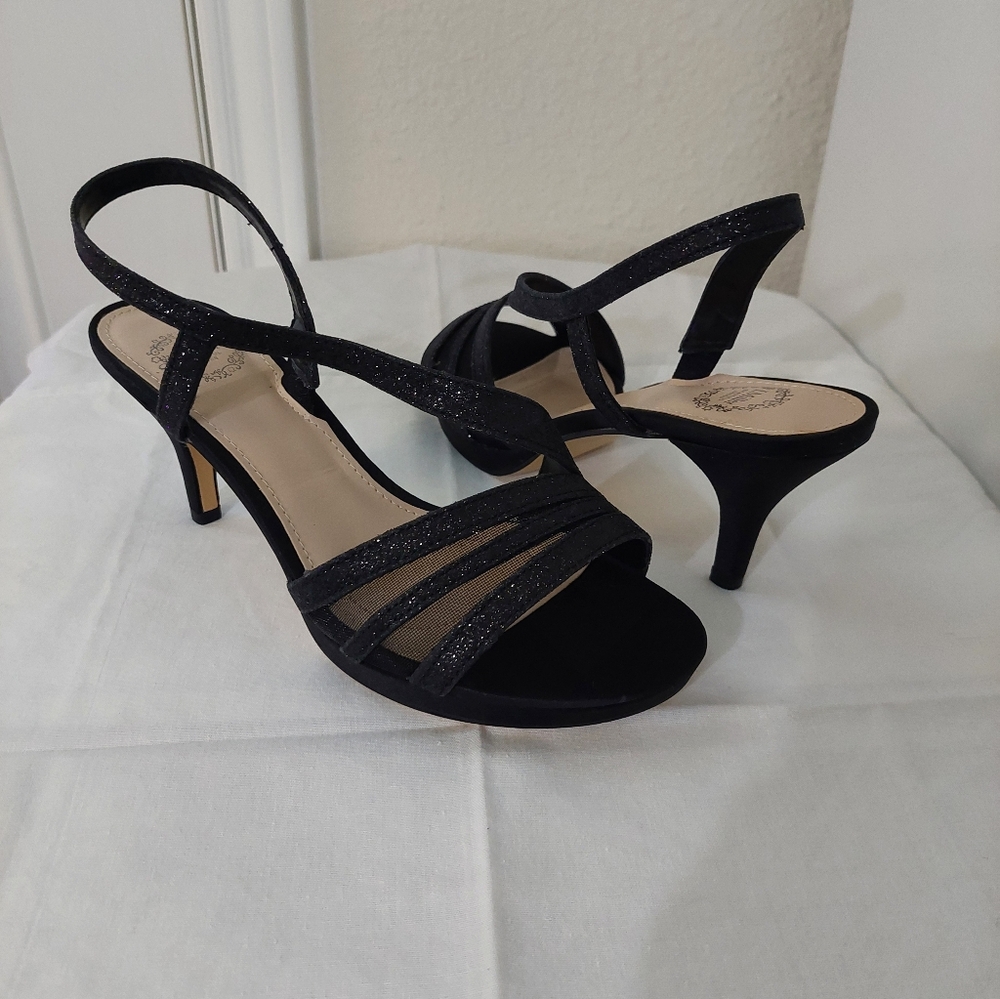 NWOB I. Miller Black Strappy Sparkly Slingback Kitten Heels Size 6